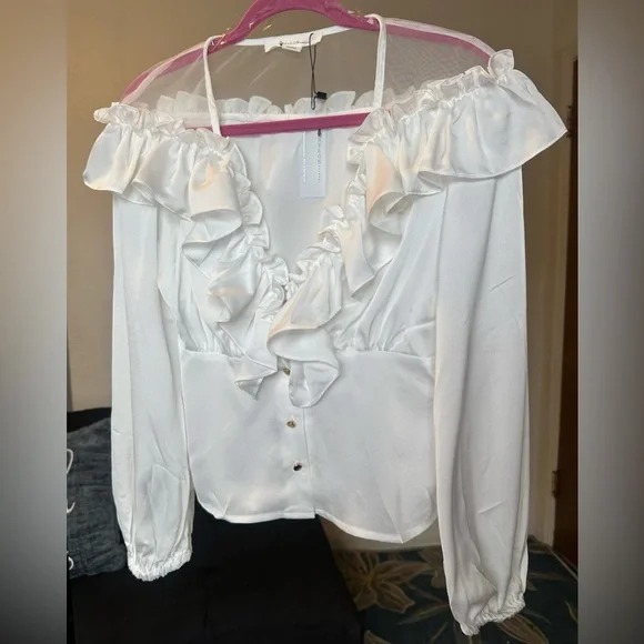 Ruffled V Neck Elastic Puff Sleeves Blouse - Picture 4 of 10